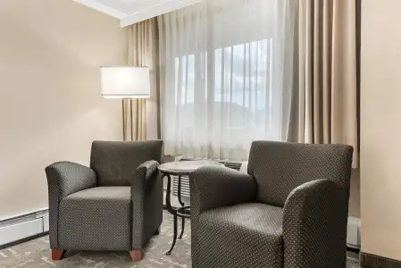 Best Western Plus Silver Saddle Inn - 6