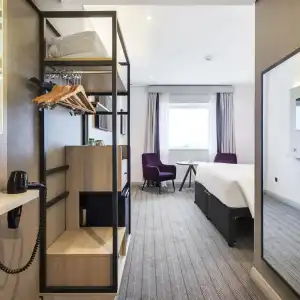 Premier Inn Dubai International Airport - 43