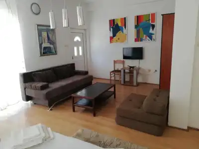 LaRos Apartments - 110