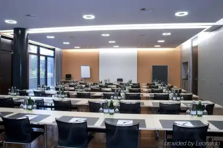 Holiday Inn ZÜRICH - MESSE by IHG - 5