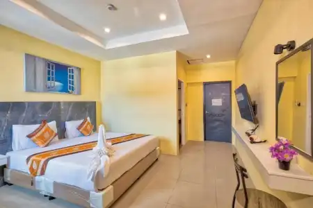 TJ Patong - 6