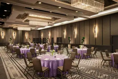 Sheraton Grand Los Angeles - 42