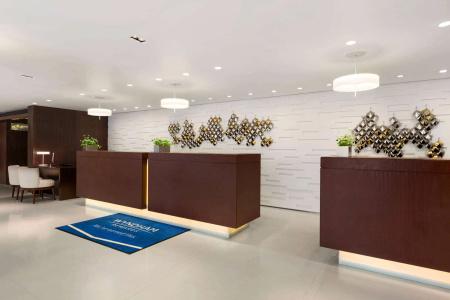 Ramada by Wyndham Colombo - 9