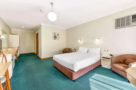 Quality Inn Presidential - 59