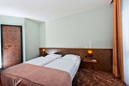 Days Inn by Wyndham Dessau - 1