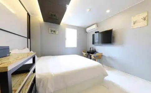 HY Realty - 2