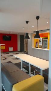 Premiere Classe Amiens - 21