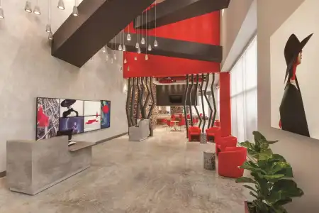 Kompose Boutique Miami Airport - 9