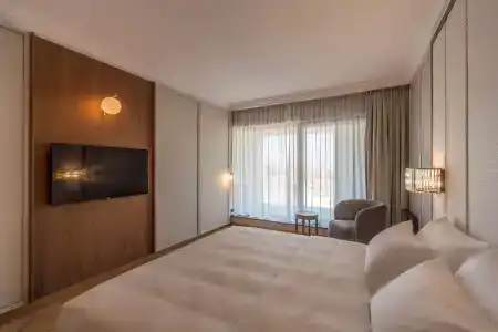 Radisson & Apartments - 4