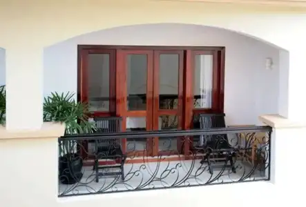Mom's Guesthouse - 7