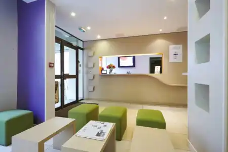 Hôtel Kyriad Paris 10 — Canal Saint Martin-République - 48