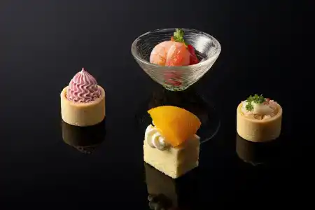 HUALUXE Shanghai Changfeng Park by IHG - 11