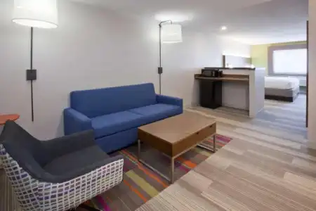 Holiday Inn Express & Suites Minneapolis – West End by IHG - 50