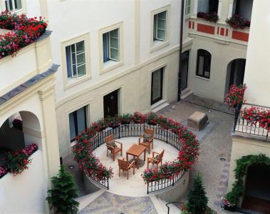 Iron Gate & Suites Prague by BHG - 18