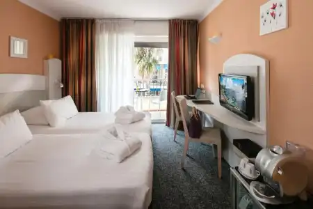 Best Western Astoria - 38