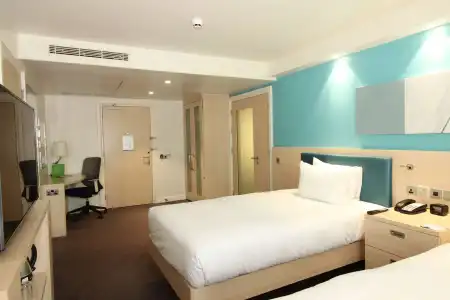 Hampton by Hilton London Excel - 5