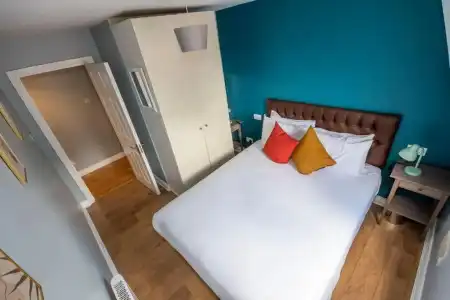 Drury Court - 70