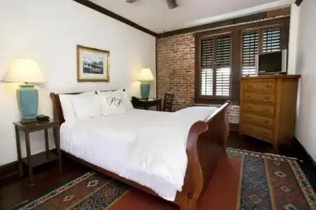 Park Plaza - 43