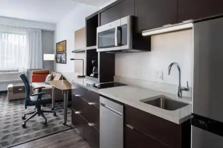 TownePlace Suites by Marriott Venice - 33