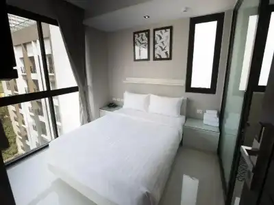 Serenotel Pattaya Beach Front - 56
