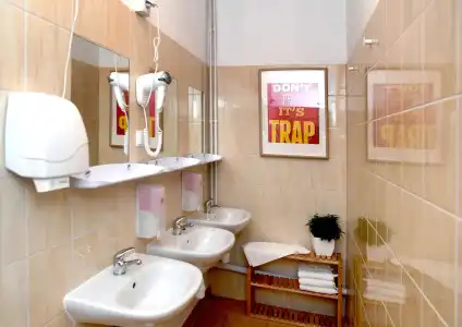 Warsaw Hostel Centrum Private Rooms & Dorms - 7
