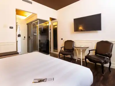 The Glam Boutique & Apt - 5