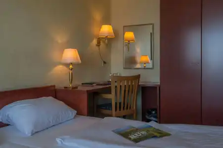 Prominent Inn - 3