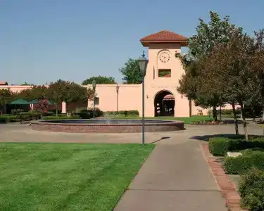 Red Lion Woodlake & Conference Center - 0