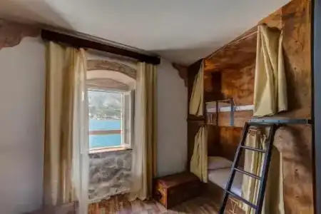 Stranger Tides Hostel - 1