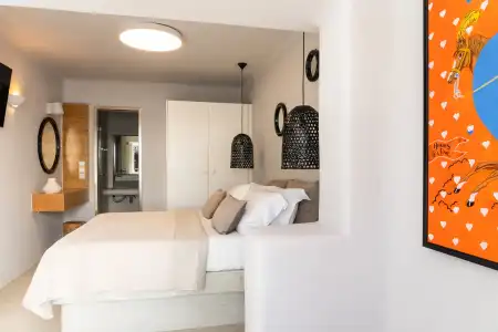 Sun Rocks Boutique | Caldera View Suites & Sunset Dining Experience - 41