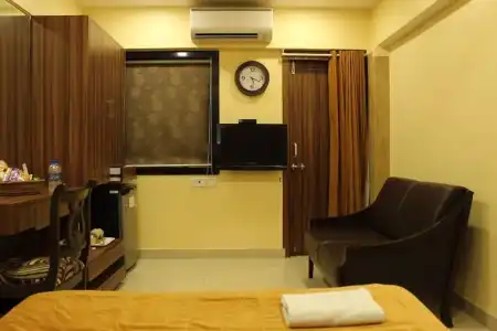 Metro Palace Mini-hotel - 9