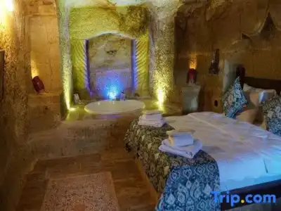Tale Cave Inn - 101