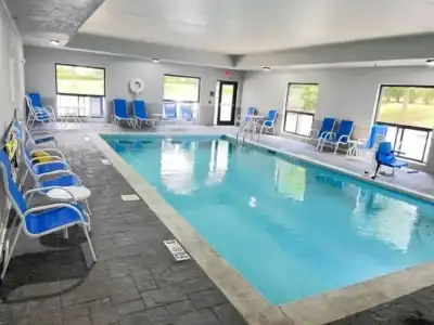 Hampton Inn & Suites Louisville East - 38