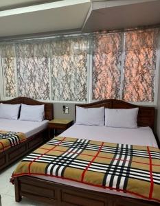 Hoang Yen Nhi - 20