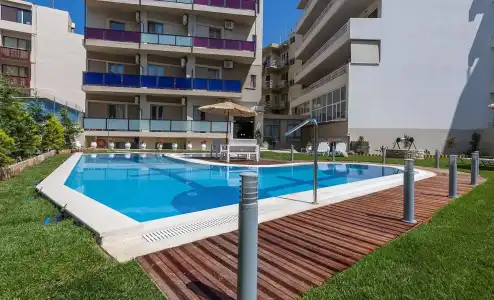 Leonidas & Apartments - 13