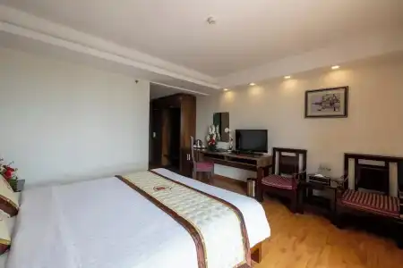 Midtown Hue - 80