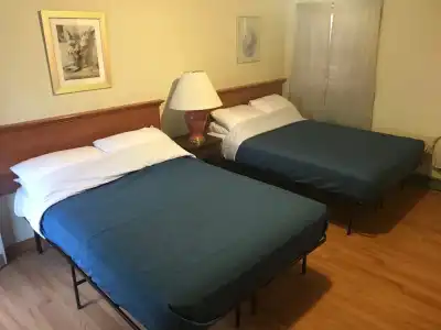 Hillside Motel - 33