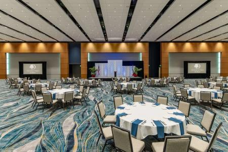 Doubletree by Hilton Cedar Rapids Convention Complex - 17