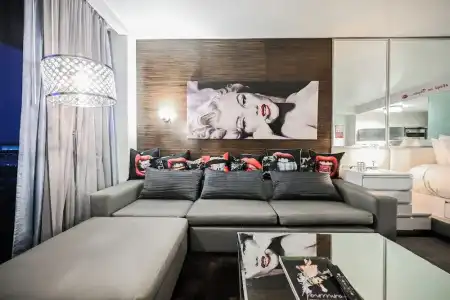 Beautiful Palms Place Suite - 519