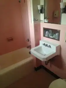 Ray Mar Motel - 4