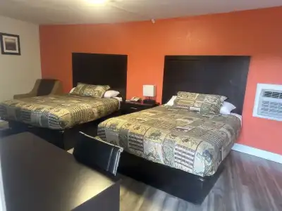 Whispering Pines Motel - 6