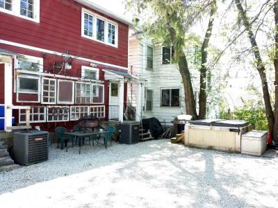 The Wayfaring Buckeye Hostel - 25