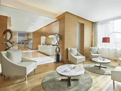 Hyatt Place Dubai Baniyas Square - 4