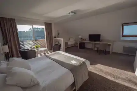 Best Western Le Roof - 52