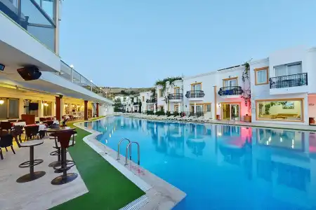 Tropicana Beach - 21