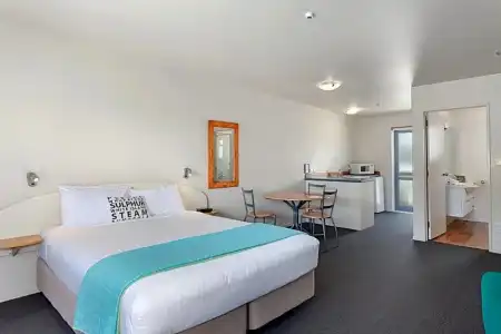Awa Motel - 82