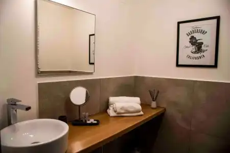 Bespoke Luxury Suites and Apartments - 36