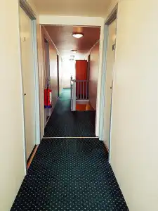 550 Guesthouse - 8