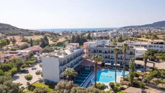 Dias Studios & Suites - 15
