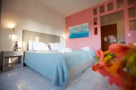 John & Mary's Studios - 118